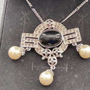 Vintage Edith Vanderbilt necklace with pendant/pin